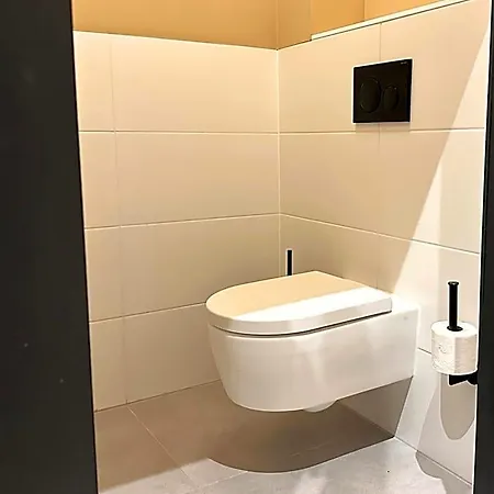 W Kitchen & Private Bathroom 2p