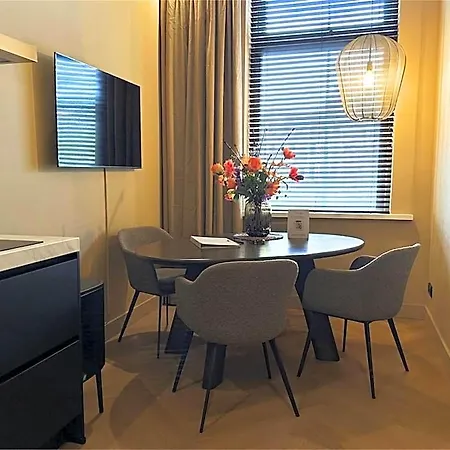 Hotel W Kitchen & Private Bathroom 2p