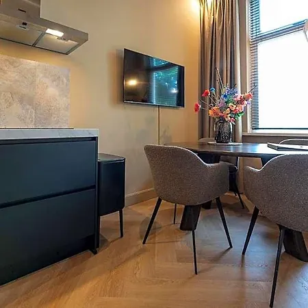 Hotel W Kitchen & Private Bathroom 2p 3*