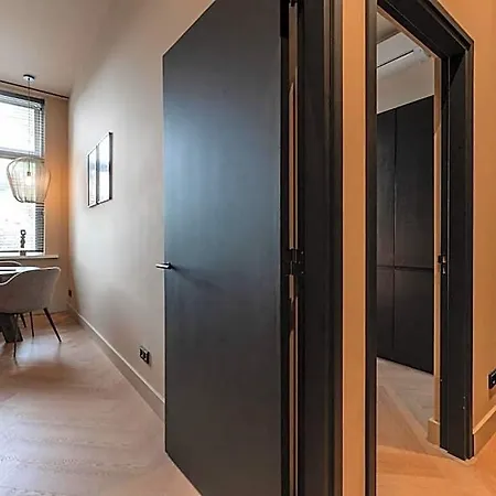 W Kitchen & Private Bathroom 2p Breda