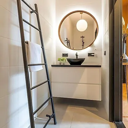 W Kitchen & Private Bathroom 2p Breda